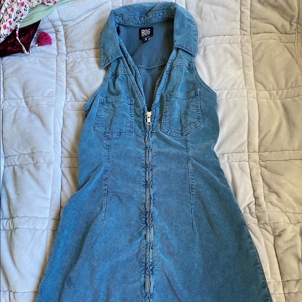 cute lil dress w collar! urban bdg